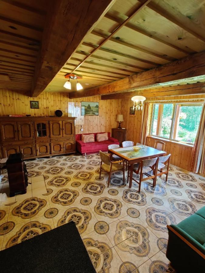Zalioji Villa Padustis ภายนอก รูปภาพ